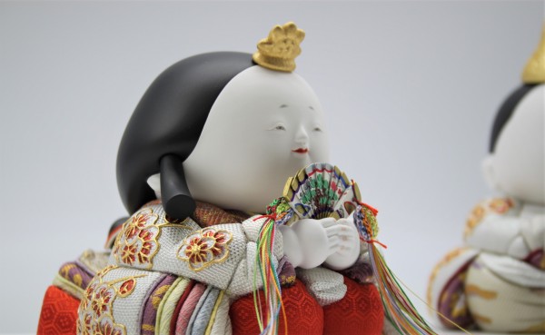御所満月雛　盛上彩色　毛氈・燭台・花器付　　　（屏風は別途） - 画像 (3)
